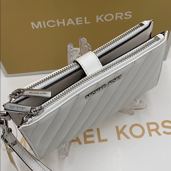 MICHAEL KORS PEYTON LG DOUBLE ZIP WRISTLET - Picture 9 of 16